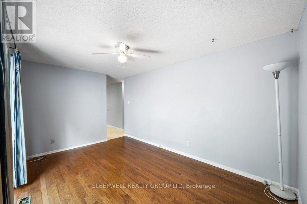 Photo 17 of 43 Parkglen Drive, Ottawa ON