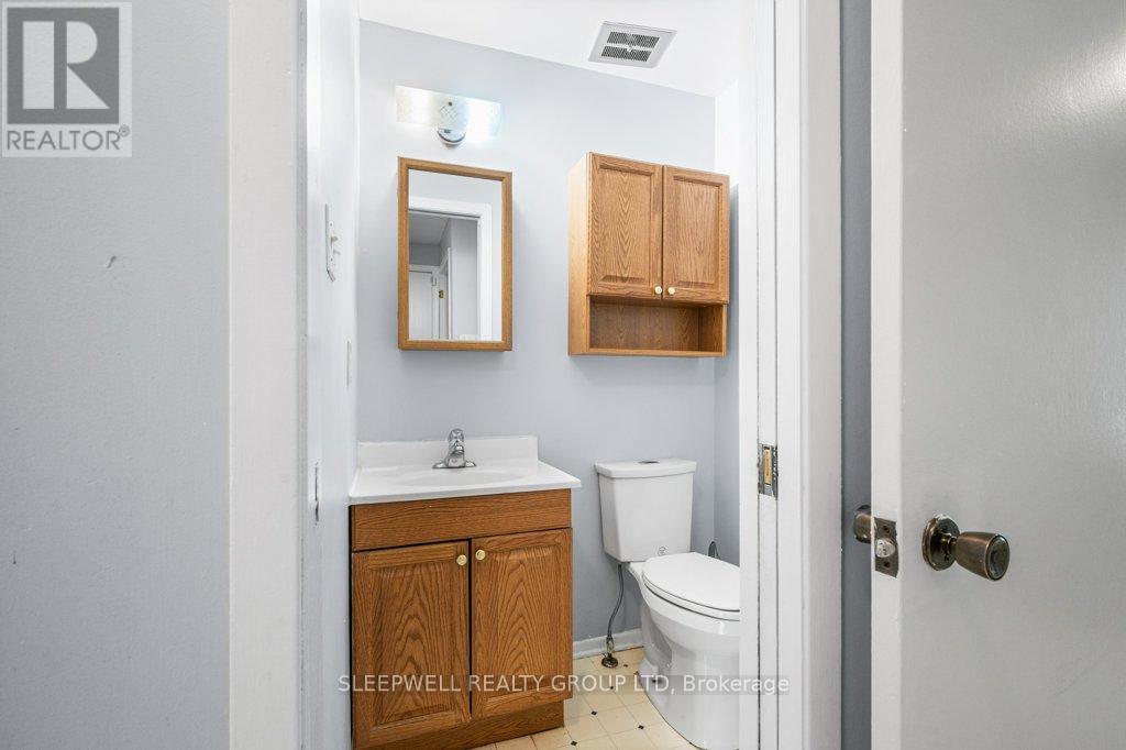 Photo 23 of 43 Parkglen Drive, Ottawa ON