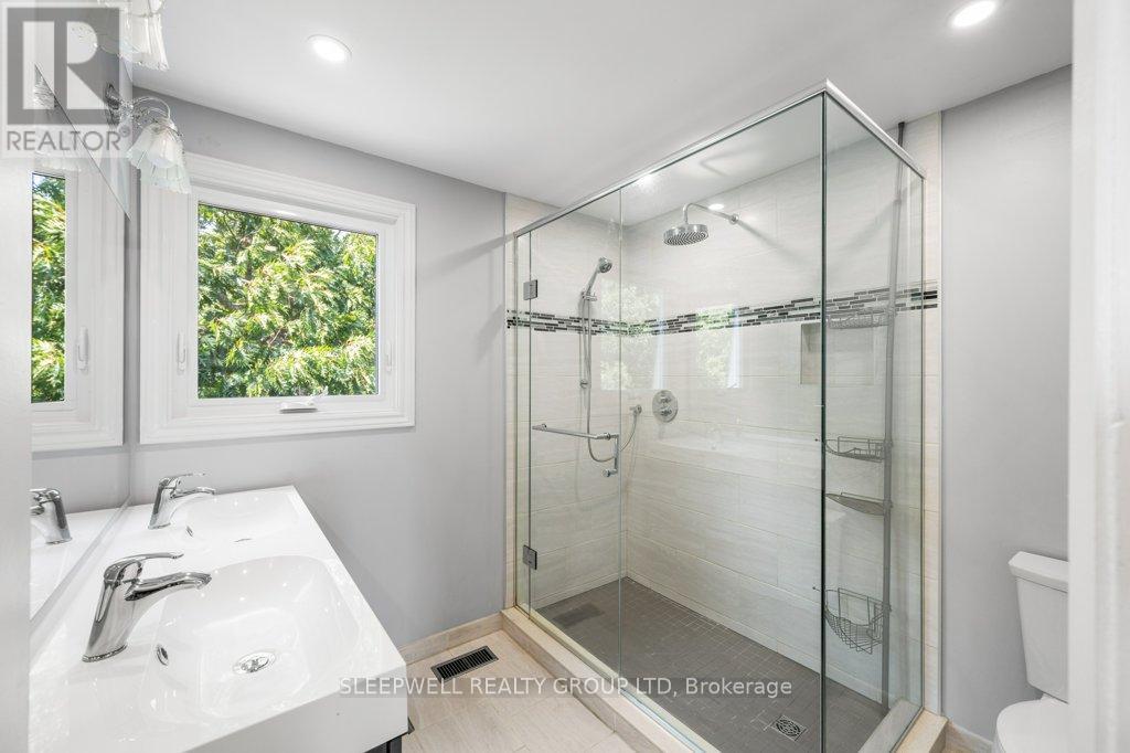 Photo 2 of 43 Parkglen Drive, Ottawa ON