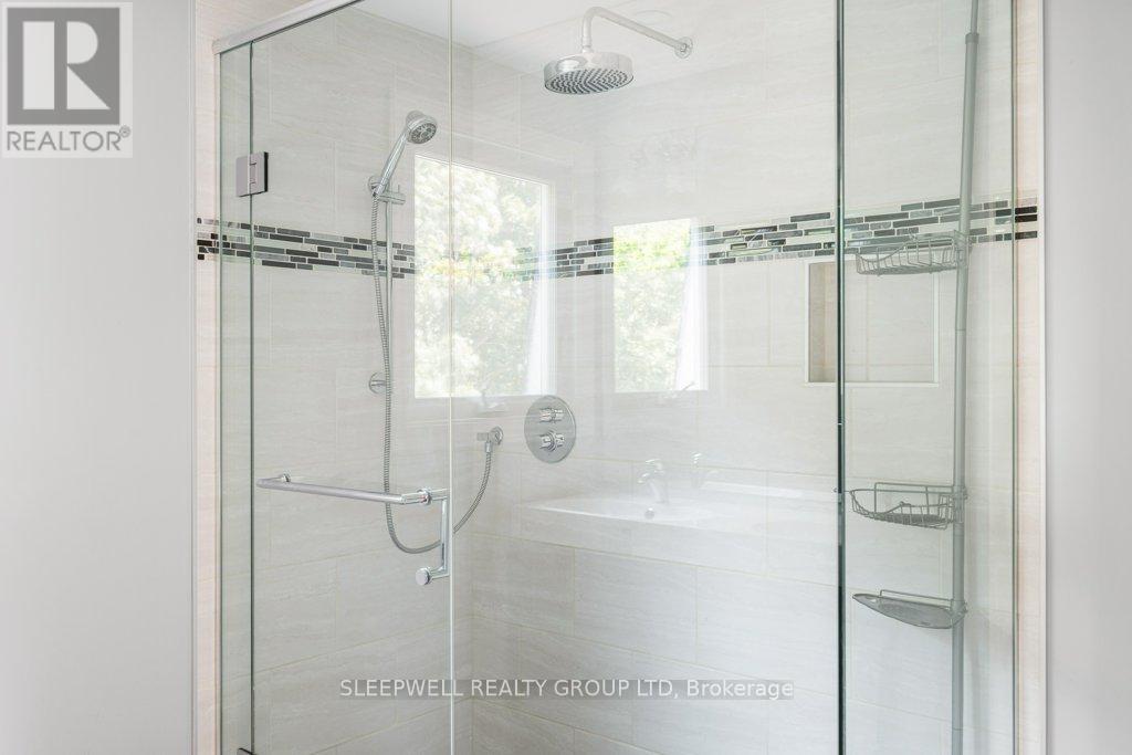 Photo 7 of 43 Parkglen Drive, Ottawa ON