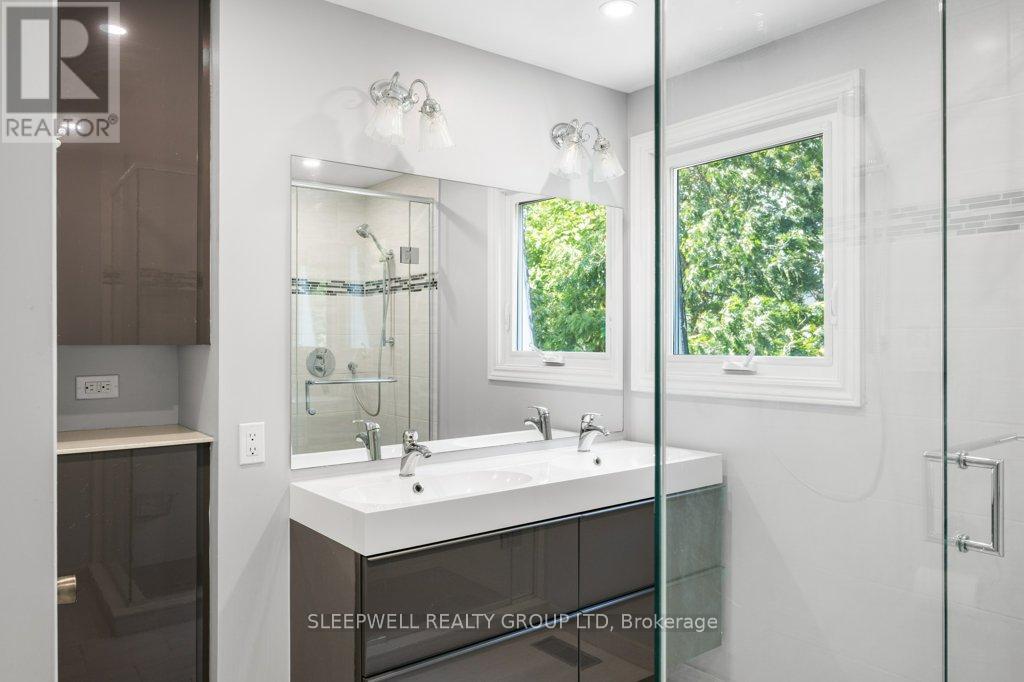 Photo 11 of 43 Parkglen Drive, Ottawa ON