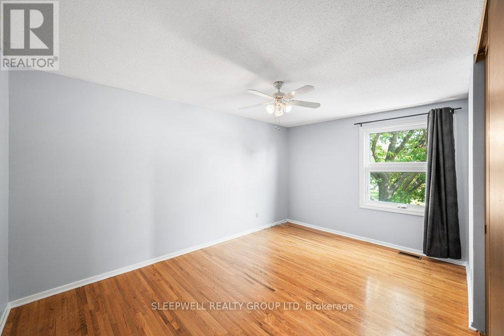Photo 6 of 43 Parkglen Drive, Ottawa ON