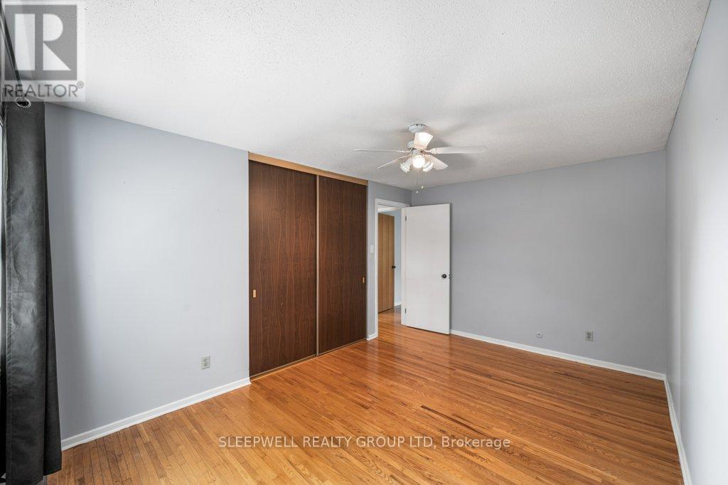 Photo 35 of 43 Parkglen Drive, Ottawa ON