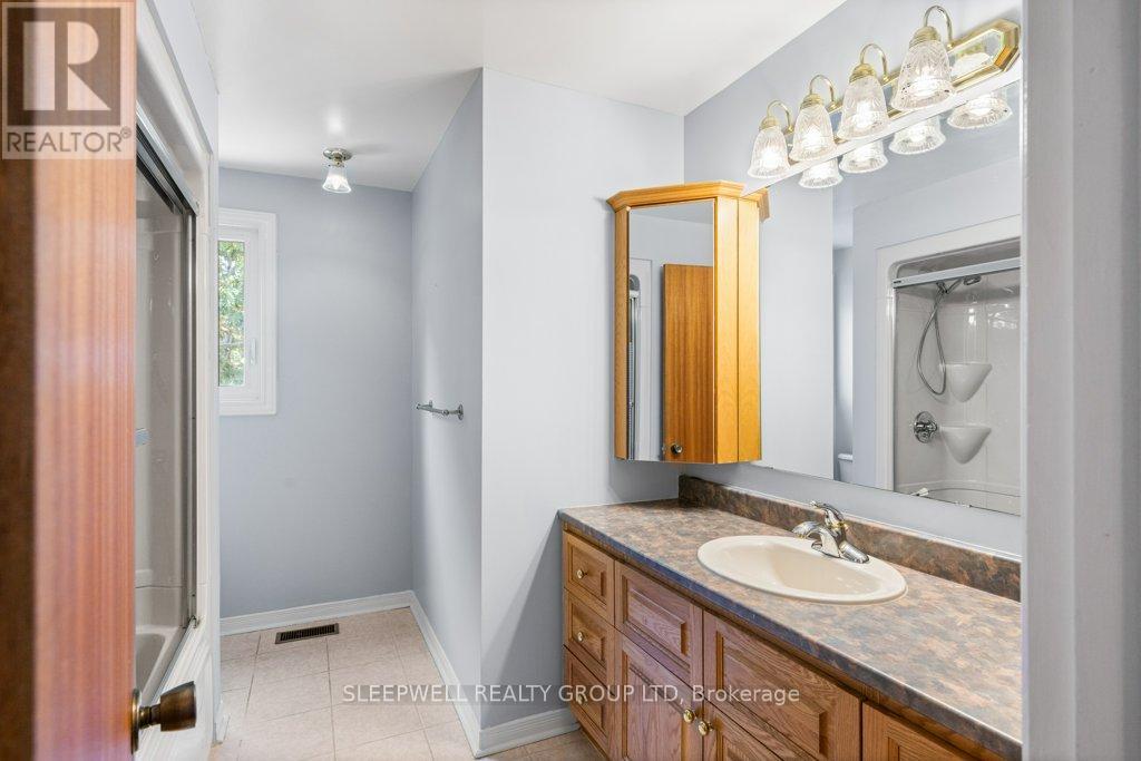 Photo 34 of 43 Parkglen Drive, Ottawa ON