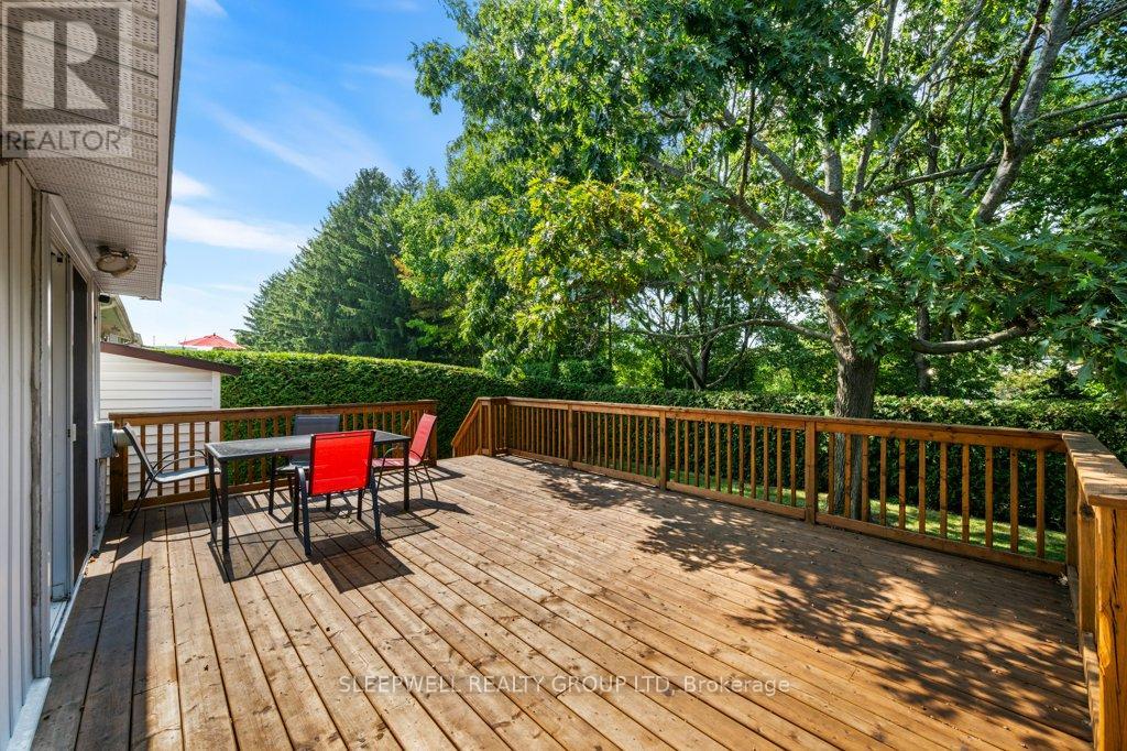 Photo 37 of 43 Parkglen Drive, Ottawa ON