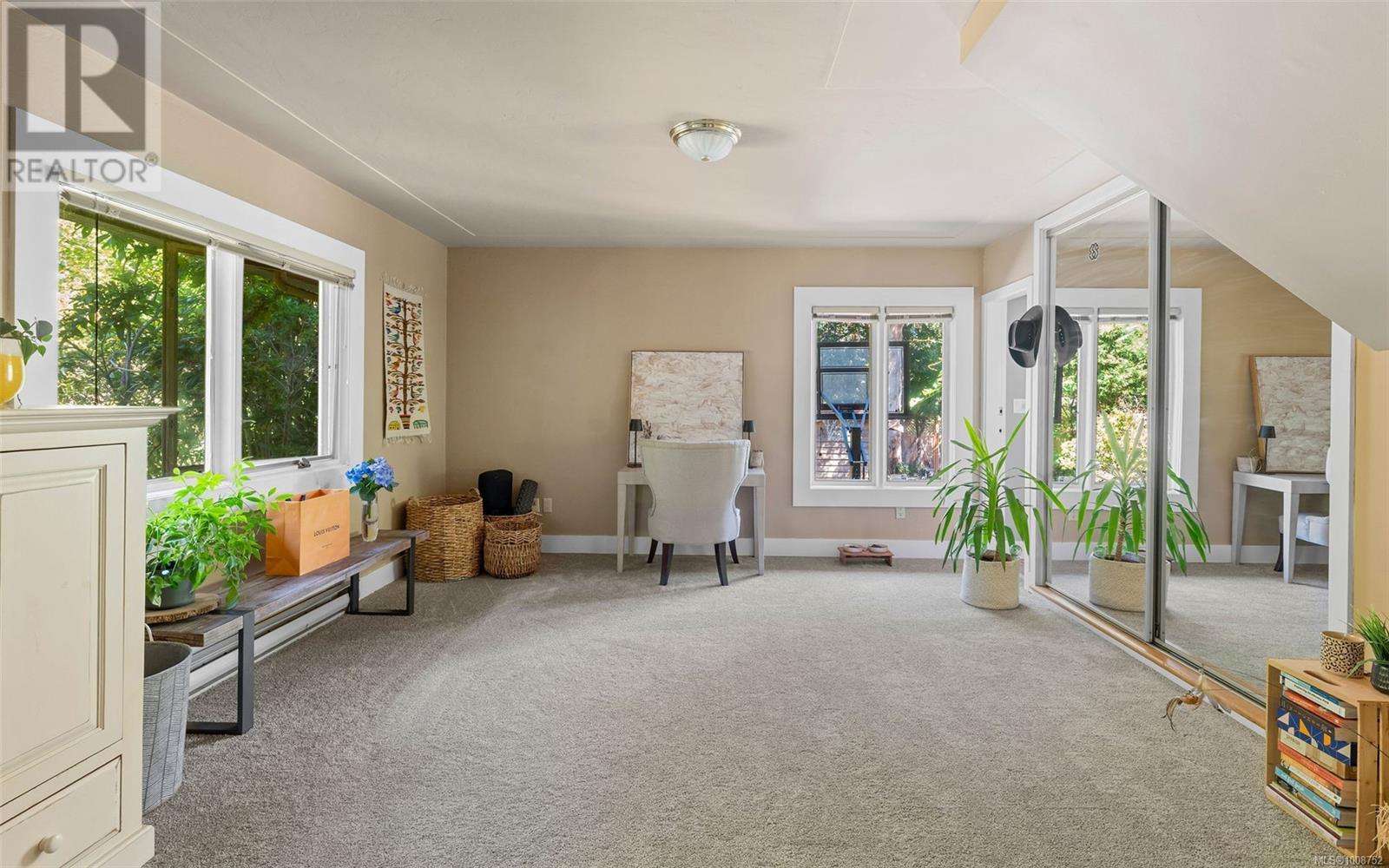 Photo 37 of 2895 Lansdowne Rd, Oak Bay BC