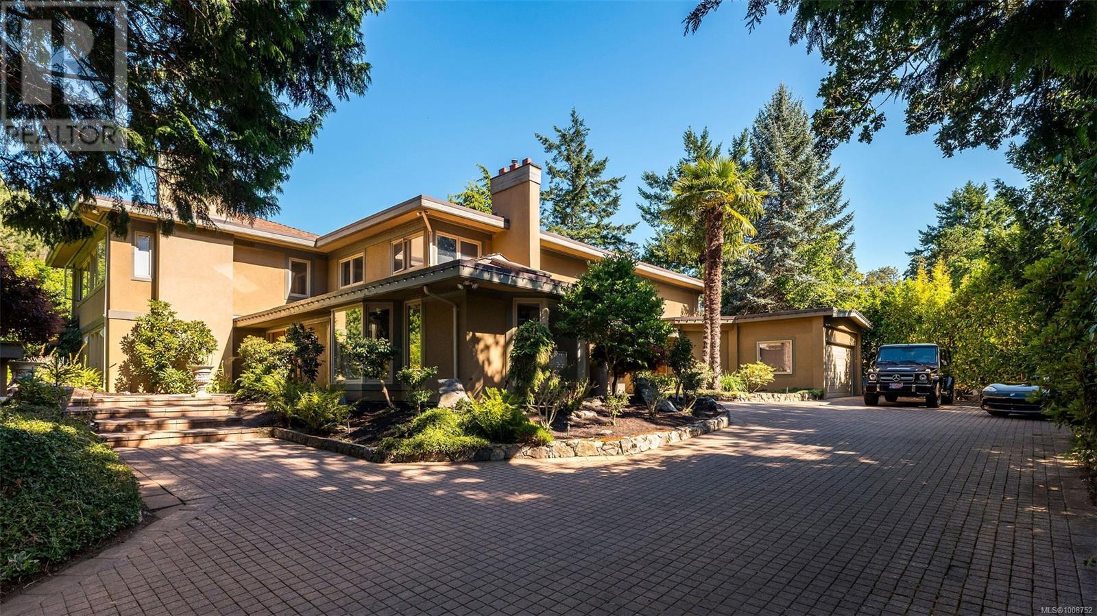 Photo 9 of 2895 Lansdowne Rd, Oak Bay BC