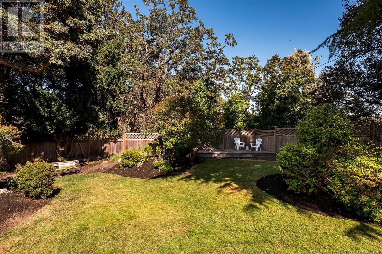 Photo 39 of 2895 Lansdowne Rd, Oak Bay BC