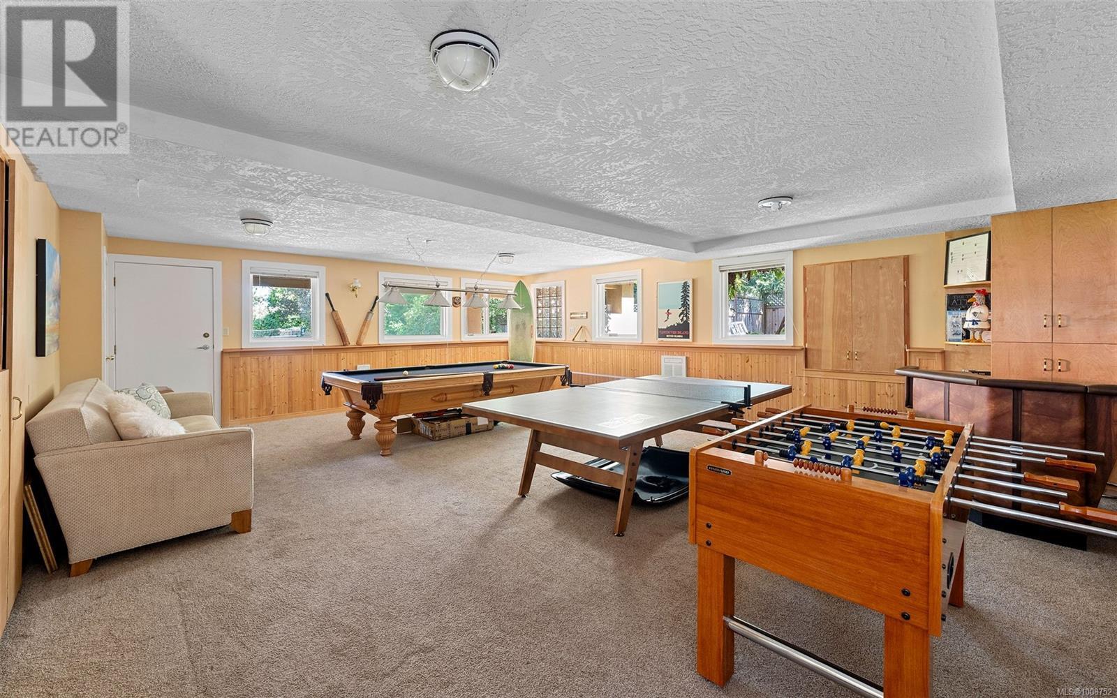 Photo 6 of 2895 Lansdowne Rd, Oak Bay BC
