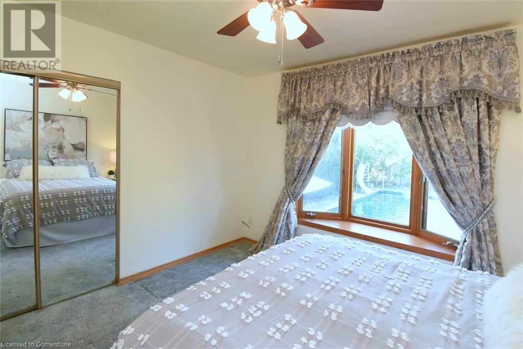 Photo 17 of 33 Dubarry Boulevard, Hamilton ON