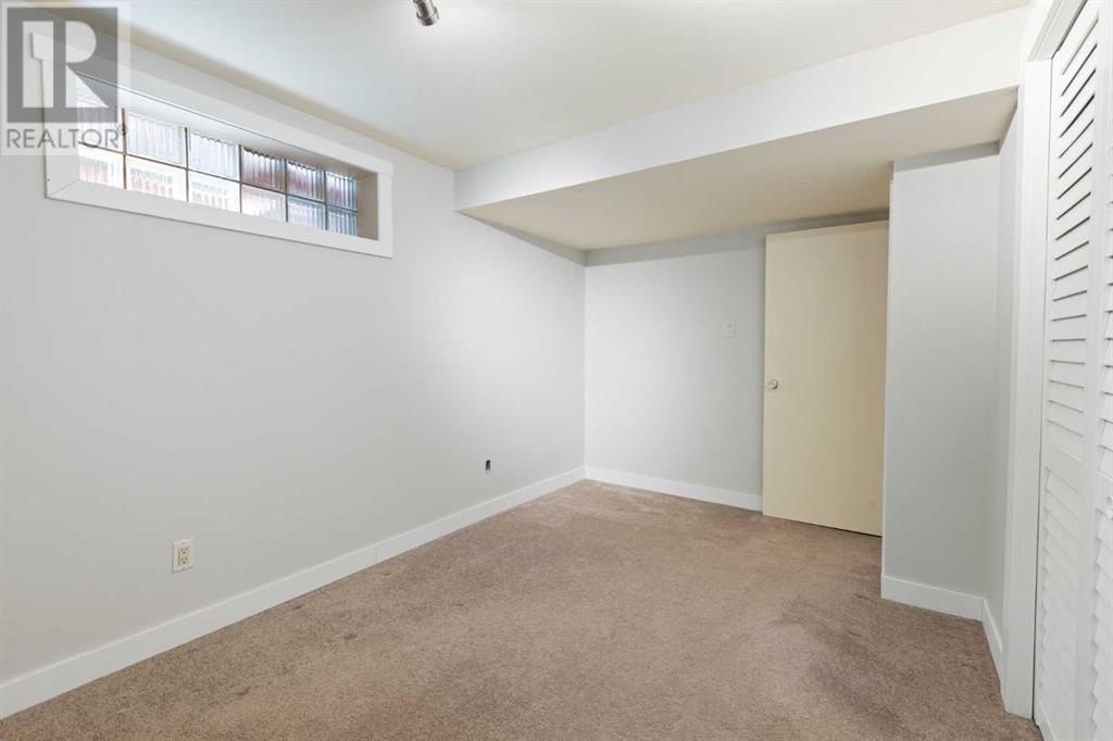 Single Family House Bungalow for Sale in   Avenue SW Elboya Calgary 