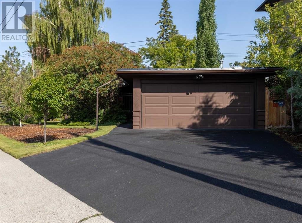 Single Family House Bungalow for Sale in   Avenue SW Elboya Calgary 