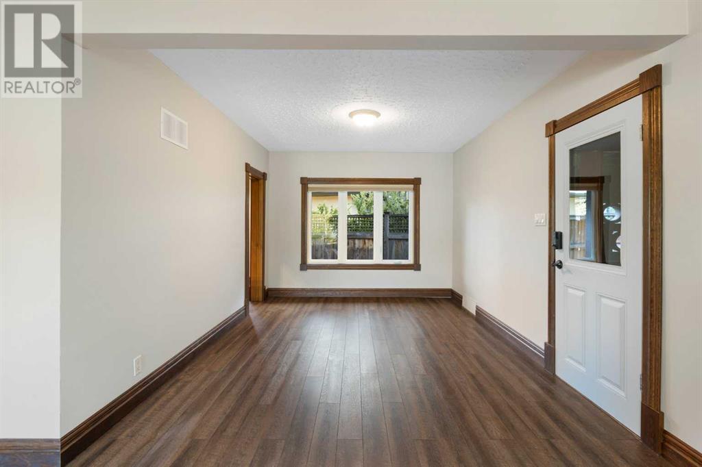 Single Family House Bungalow for Sale in   Avenue SW Elboya Calgary 