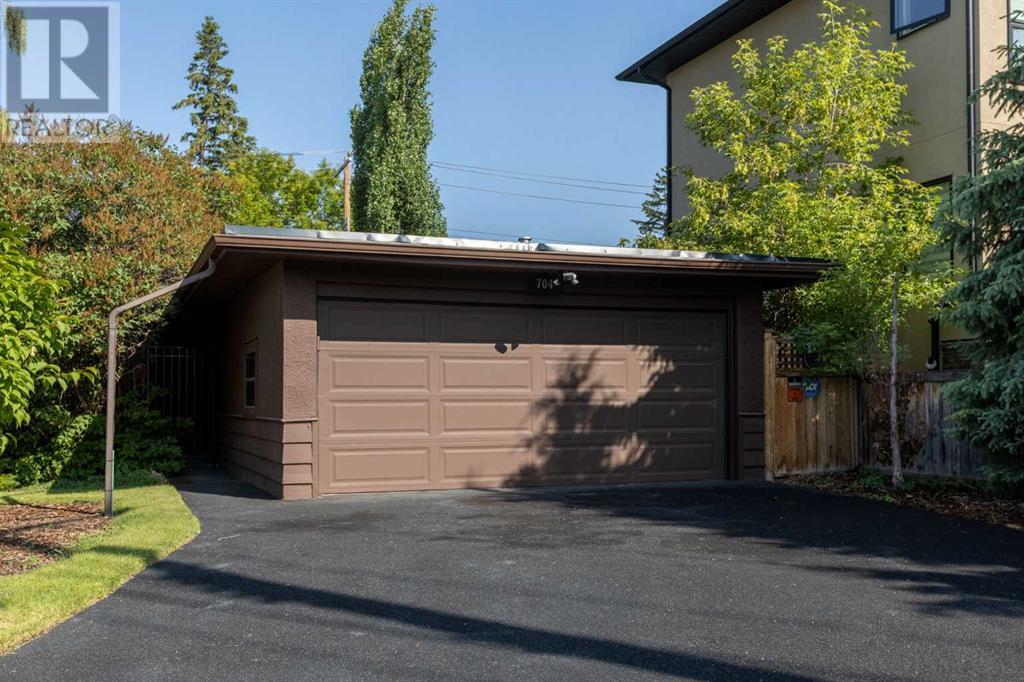 Single Family House Bungalow for Sale in   Avenue SW Elboya Calgary 