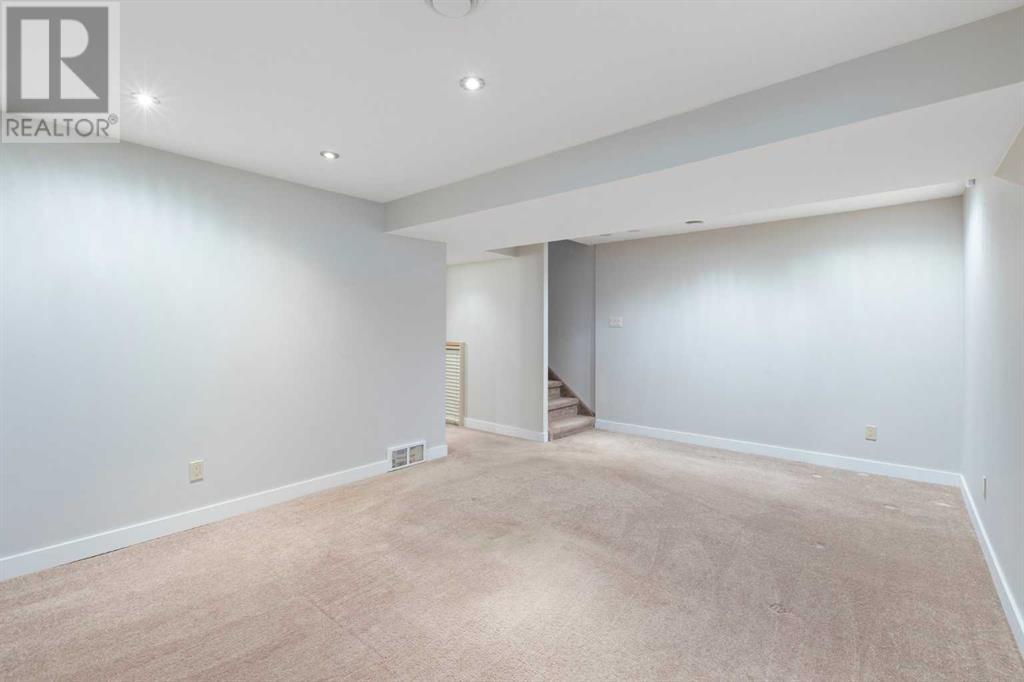 Single Family House Bungalow for Sale in   Avenue SW Elboya Calgary 