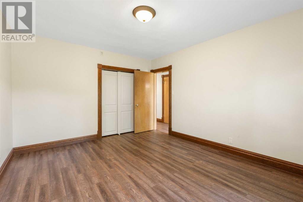 Single Family House Bungalow for Sale in   Avenue SW Elboya Calgary 