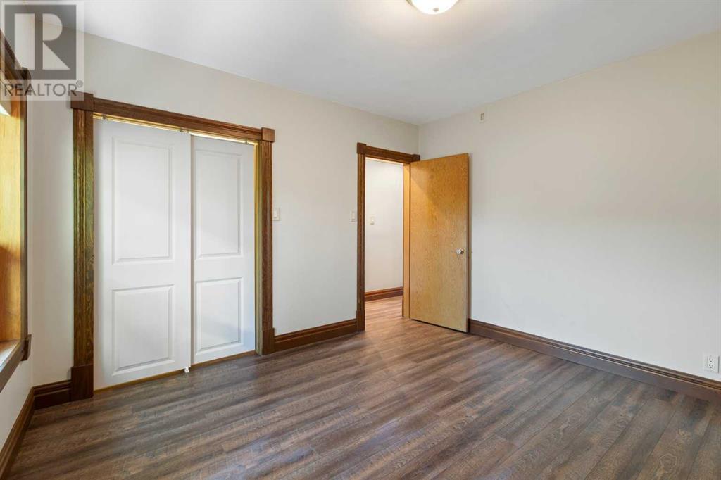 Single Family House Bungalow for Sale in   Avenue SW Elboya Calgary 