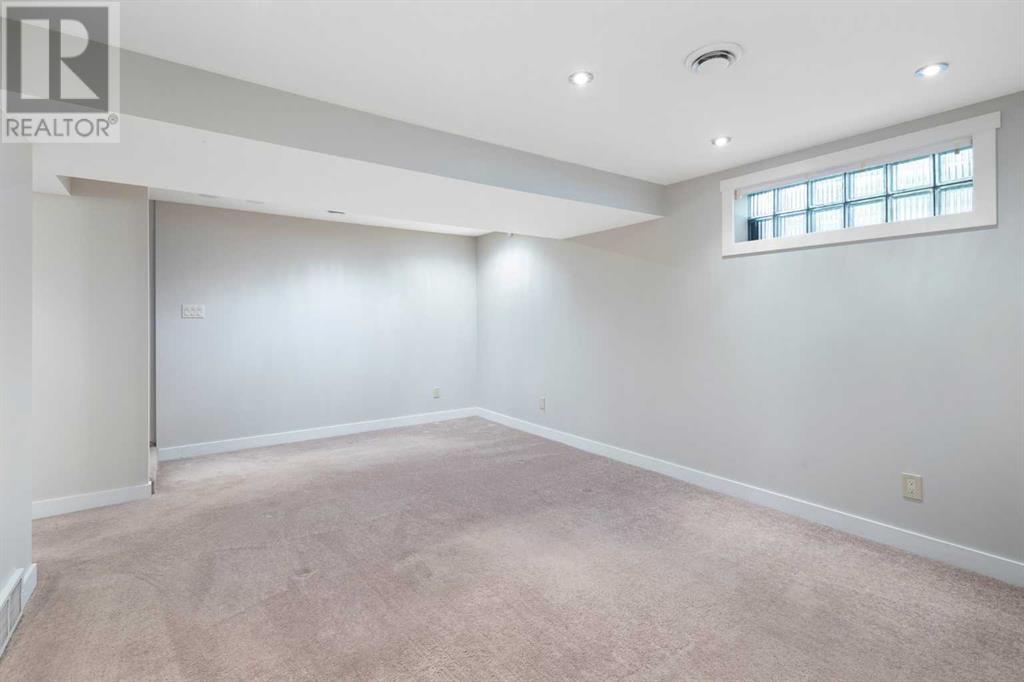 Single Family House Bungalow for Sale in   Avenue SW Elboya Calgary 