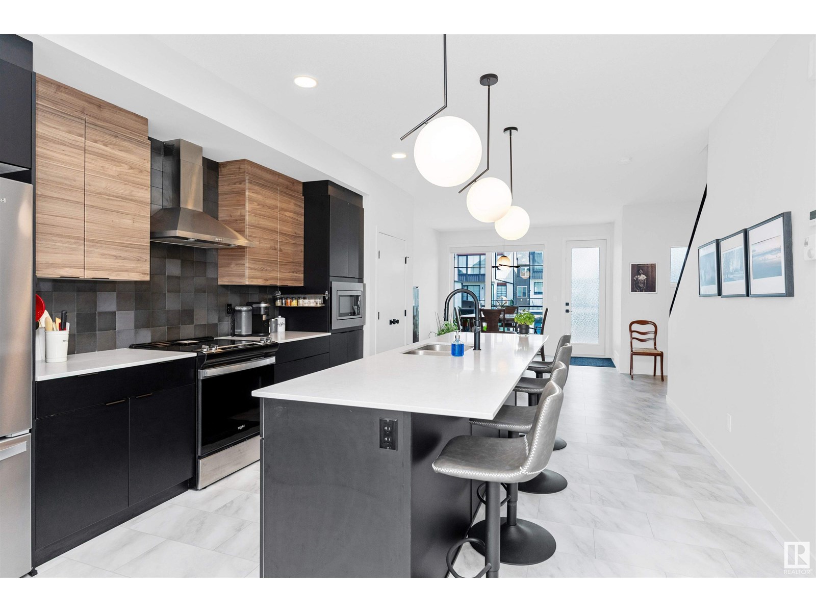 Photo 13 of 451 39 St Sw, Edmonton AB