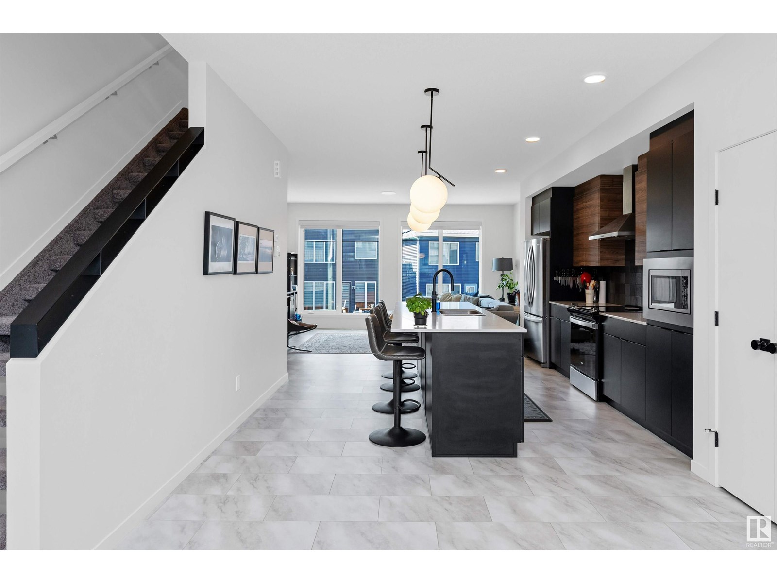 Photo 17 of 451 39 St Sw, Edmonton AB