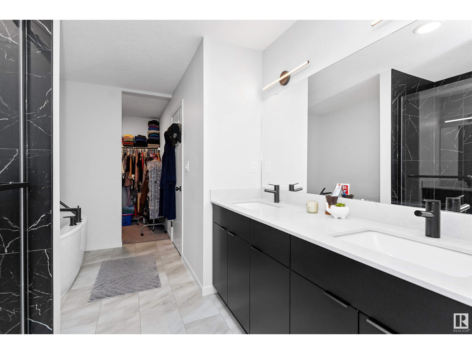 Photo 32 of 451 39 St Sw, Edmonton AB