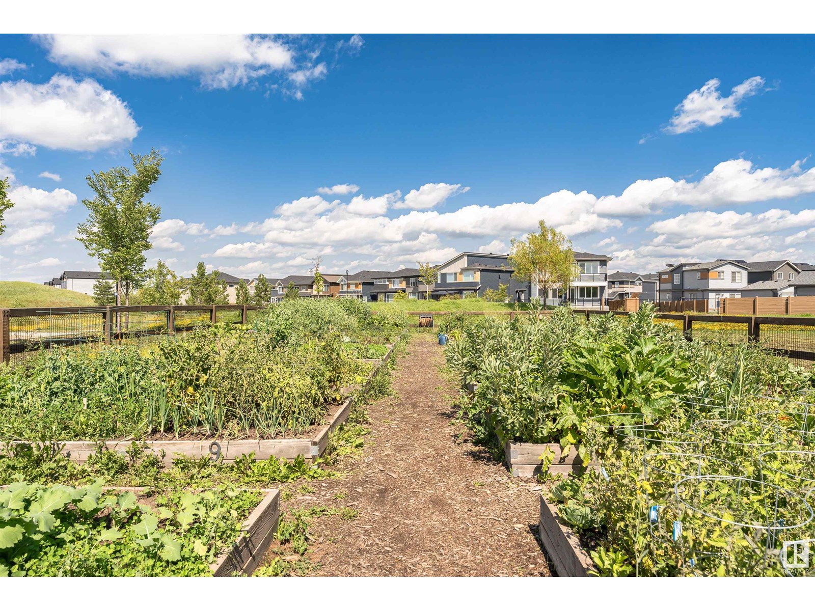 Photo 44 of 451 39 St Sw, Edmonton AB