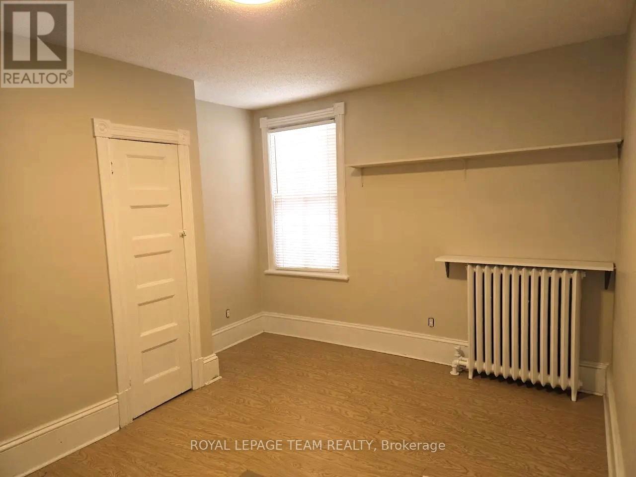 Photo 19 of 158 St Andrews Street, Ottawa ON
