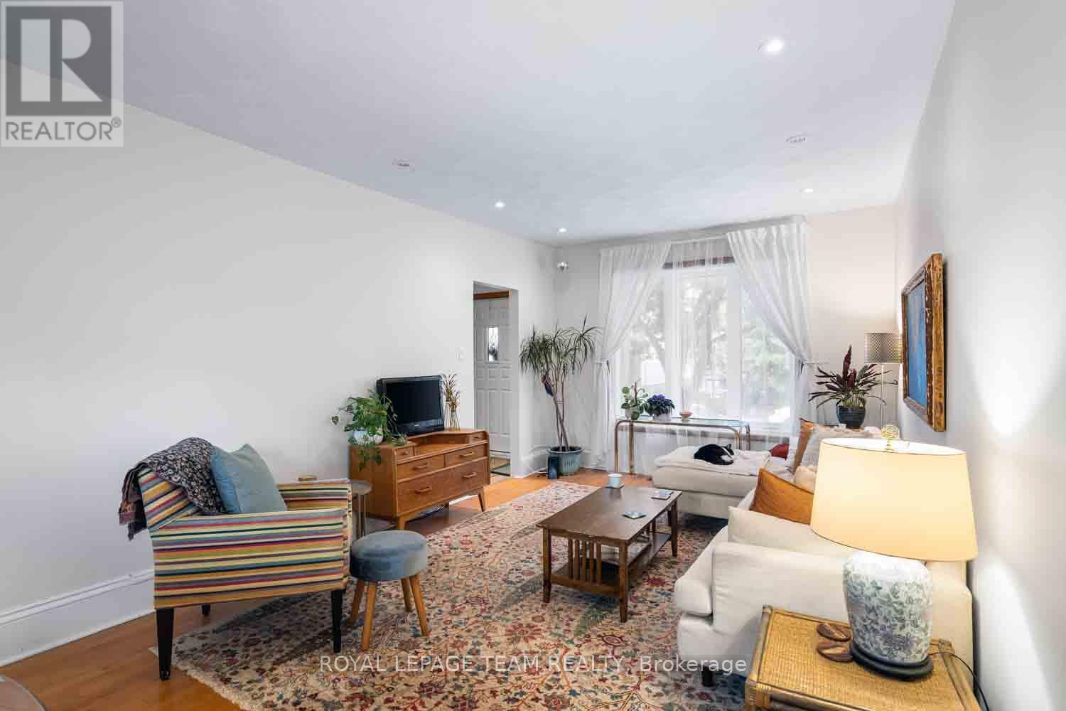 Photo 9 of 167 Drummond Street, Ottawa ON