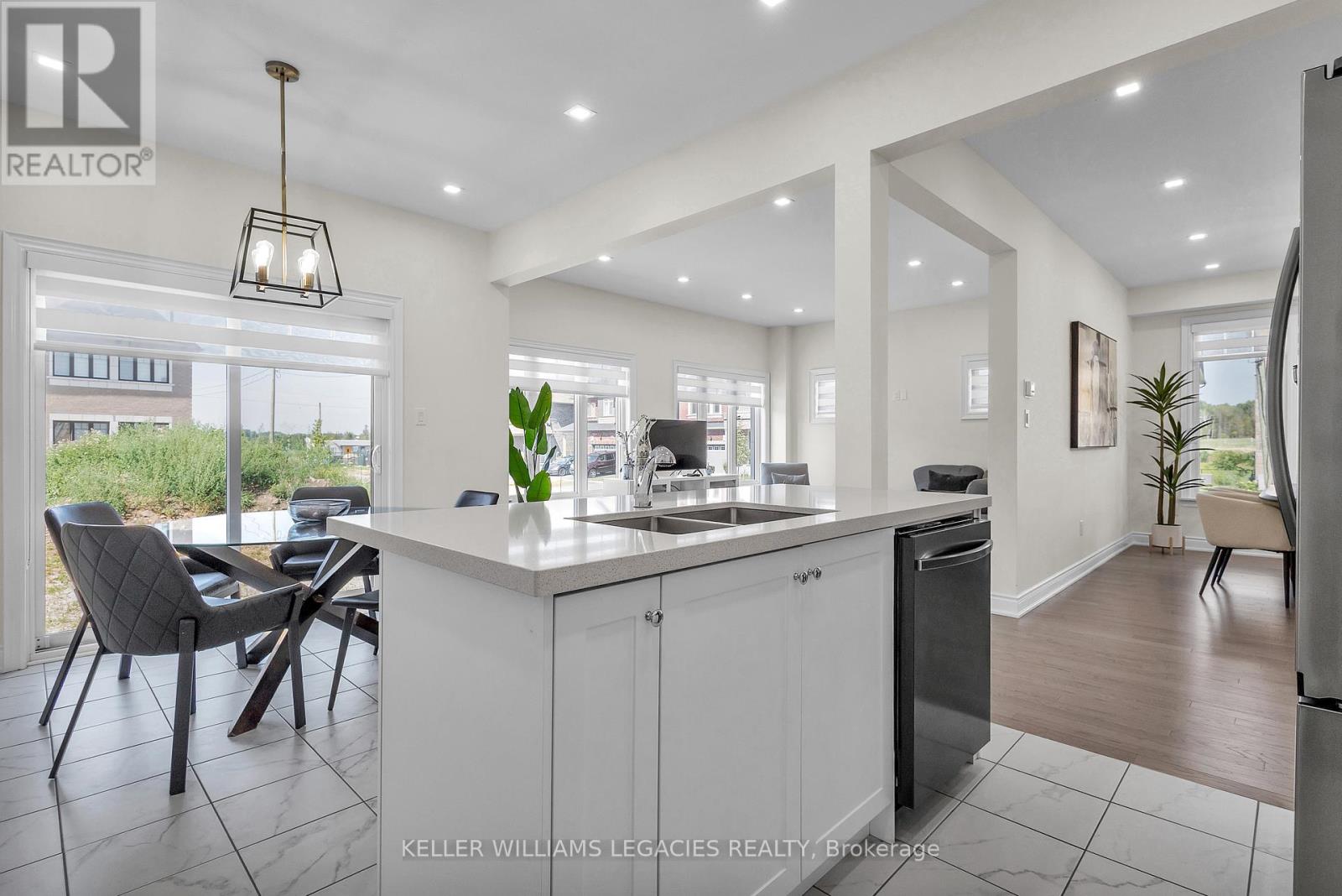 Photo 21 of 42 Lorne Thomas Place, New Tecumseth ON