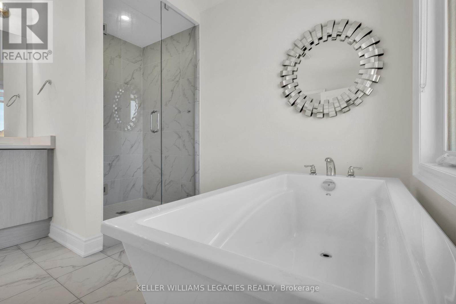 Photo 27 of 42 Lorne Thomas Place, New Tecumseth ON