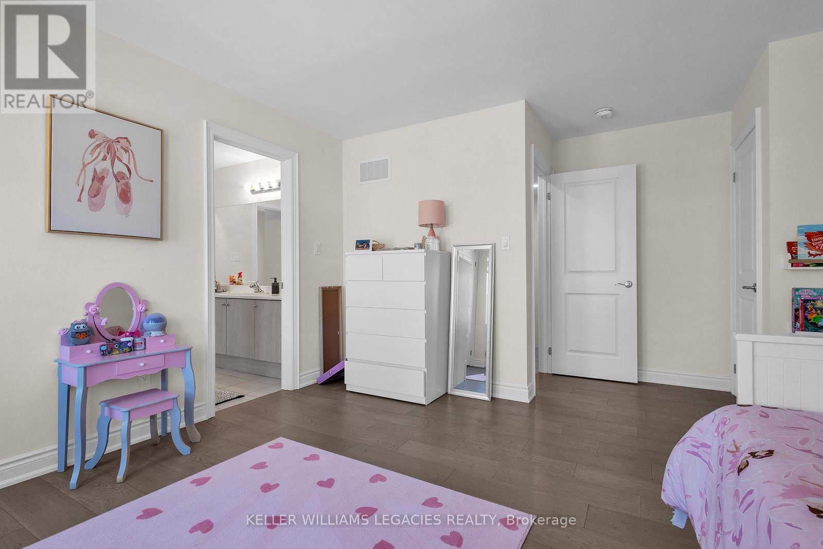 Photo 31 of 42 Lorne Thomas Place, New Tecumseth ON