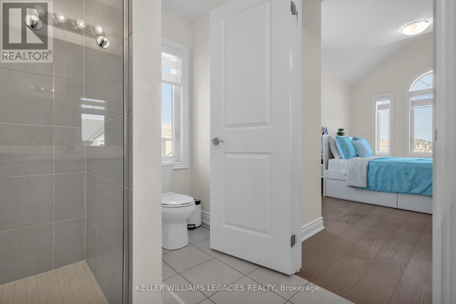 Photo 32 of 42 Lorne Thomas Place, New Tecumseth ON