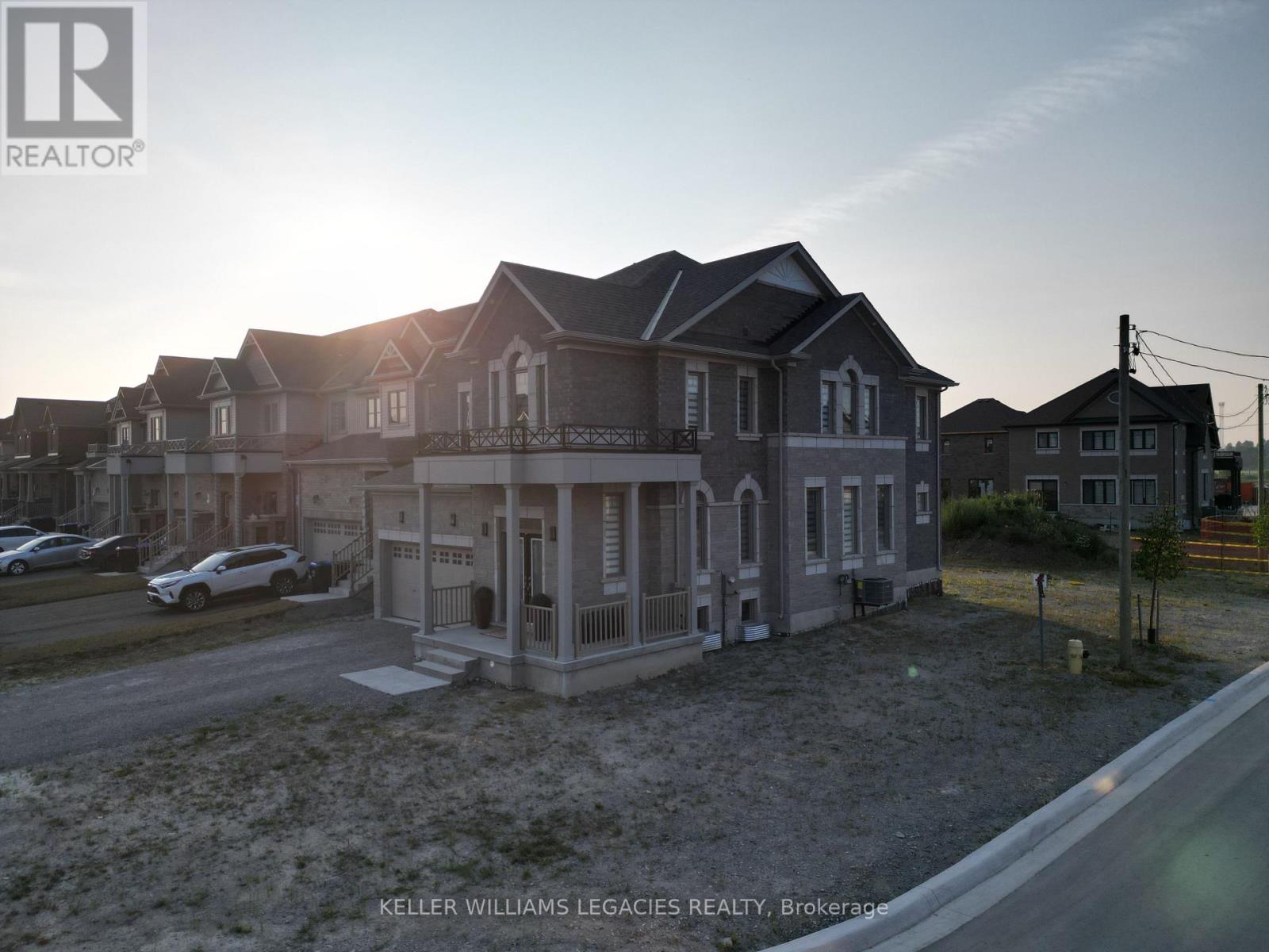 Photo 42 of 42 Lorne Thomas Place, New Tecumseth ON