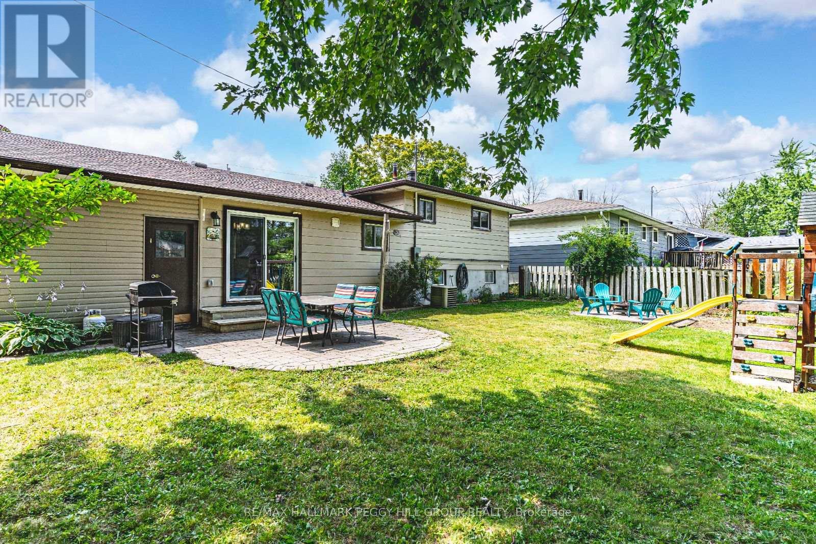 Photo 14 of 438 Forest Avenue S, Orillia ON