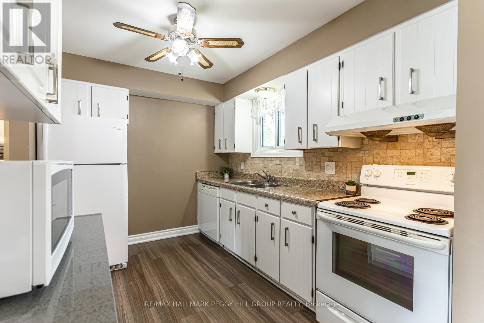 Photo 4 of 438 Forest Avenue S, Orillia ON