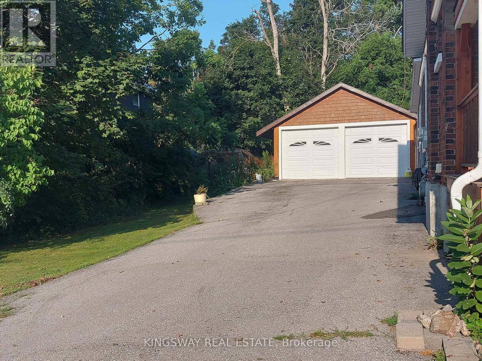 Photo 3 of 79 Patrick Street S, Orillia ON