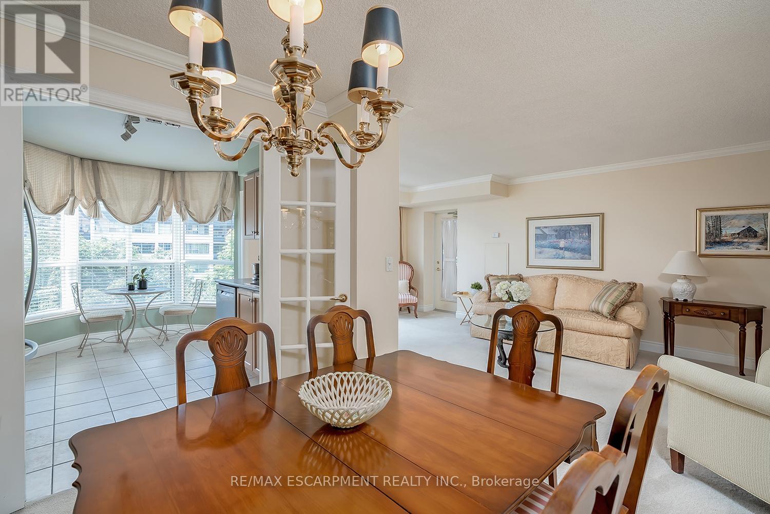 Photo 13 of 609 442 Maple Avenue, Burlington ON