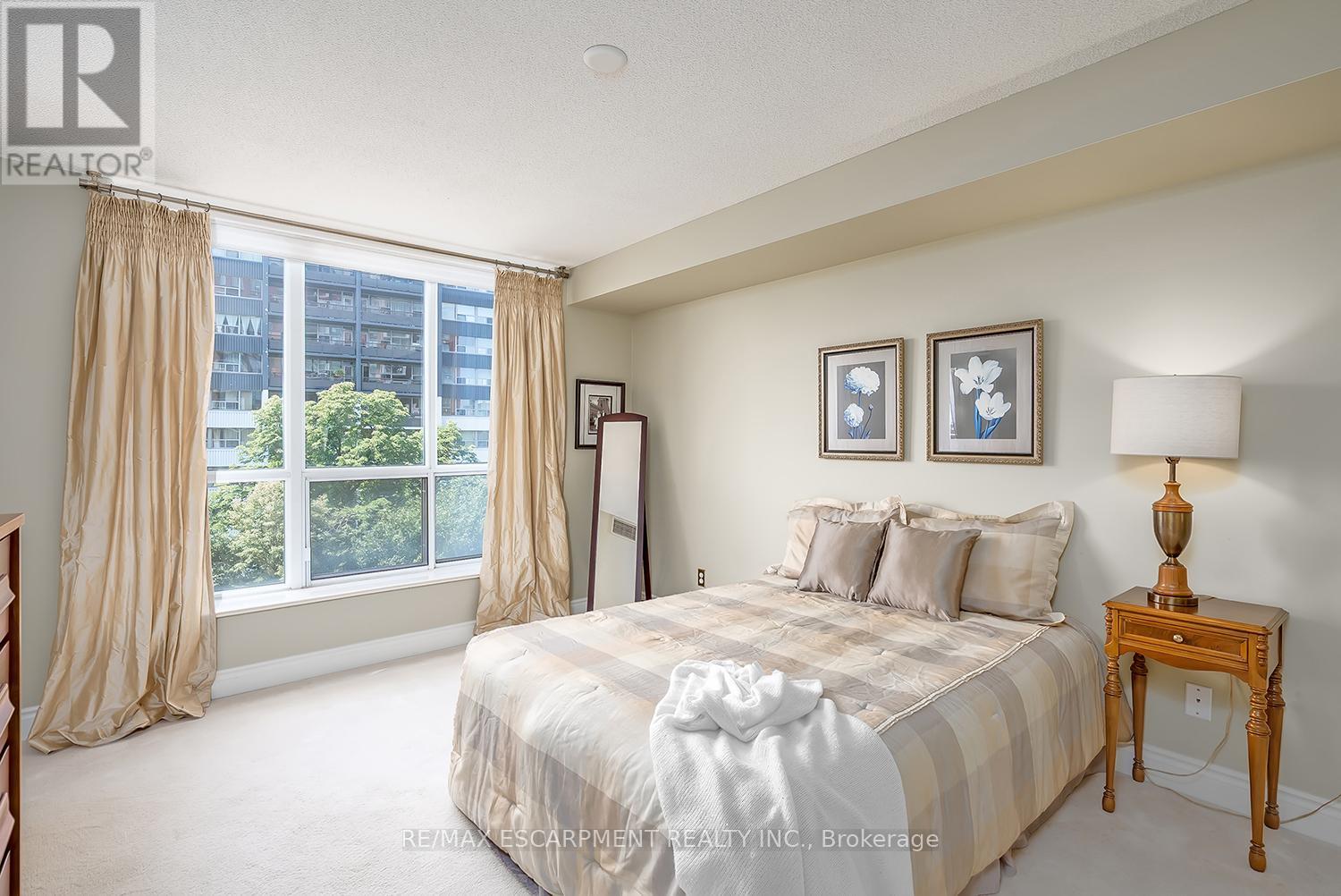 Photo 18 of 609 442 Maple Avenue, Burlington ON