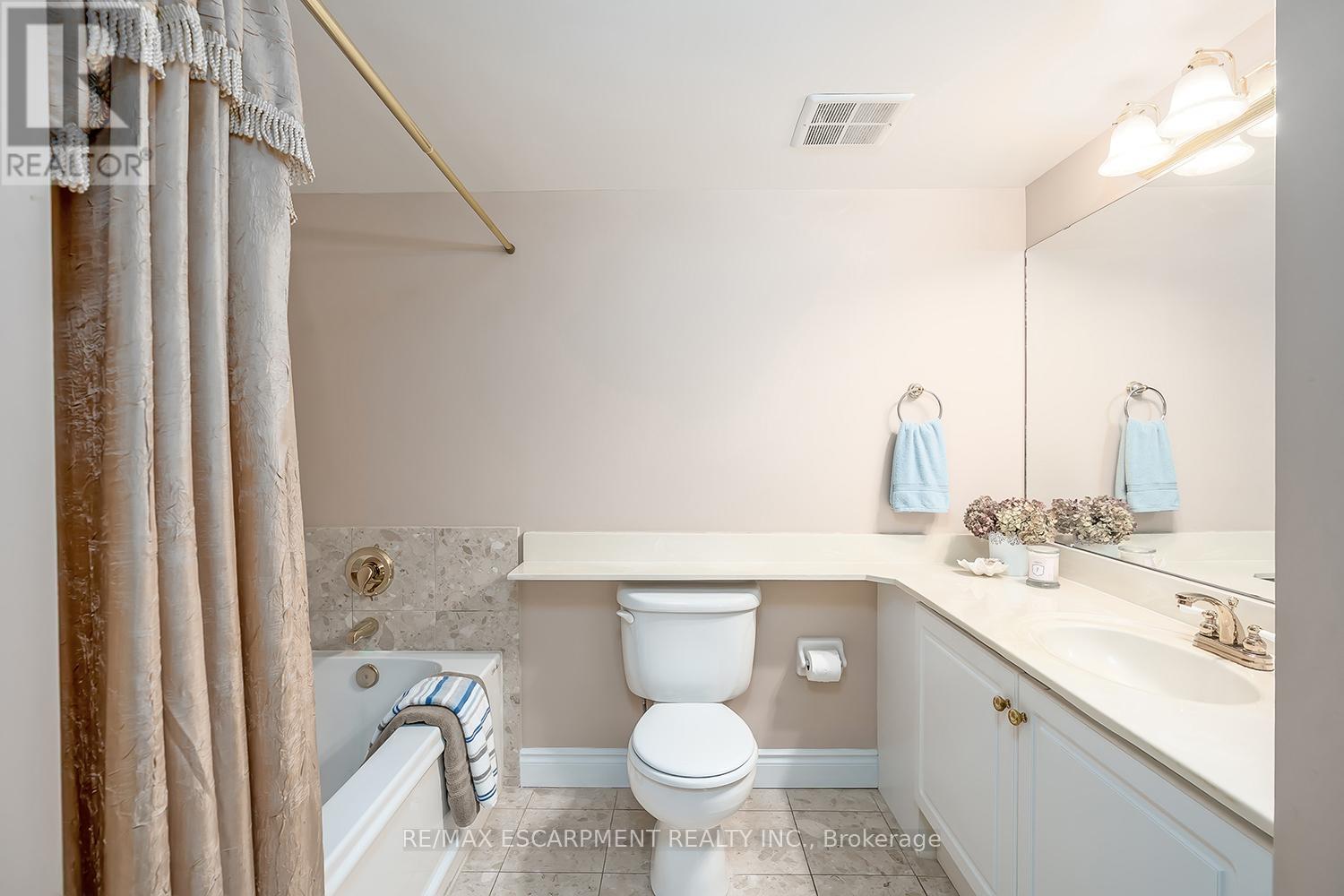 Photo 20 of 609 442 Maple Avenue, Burlington ON