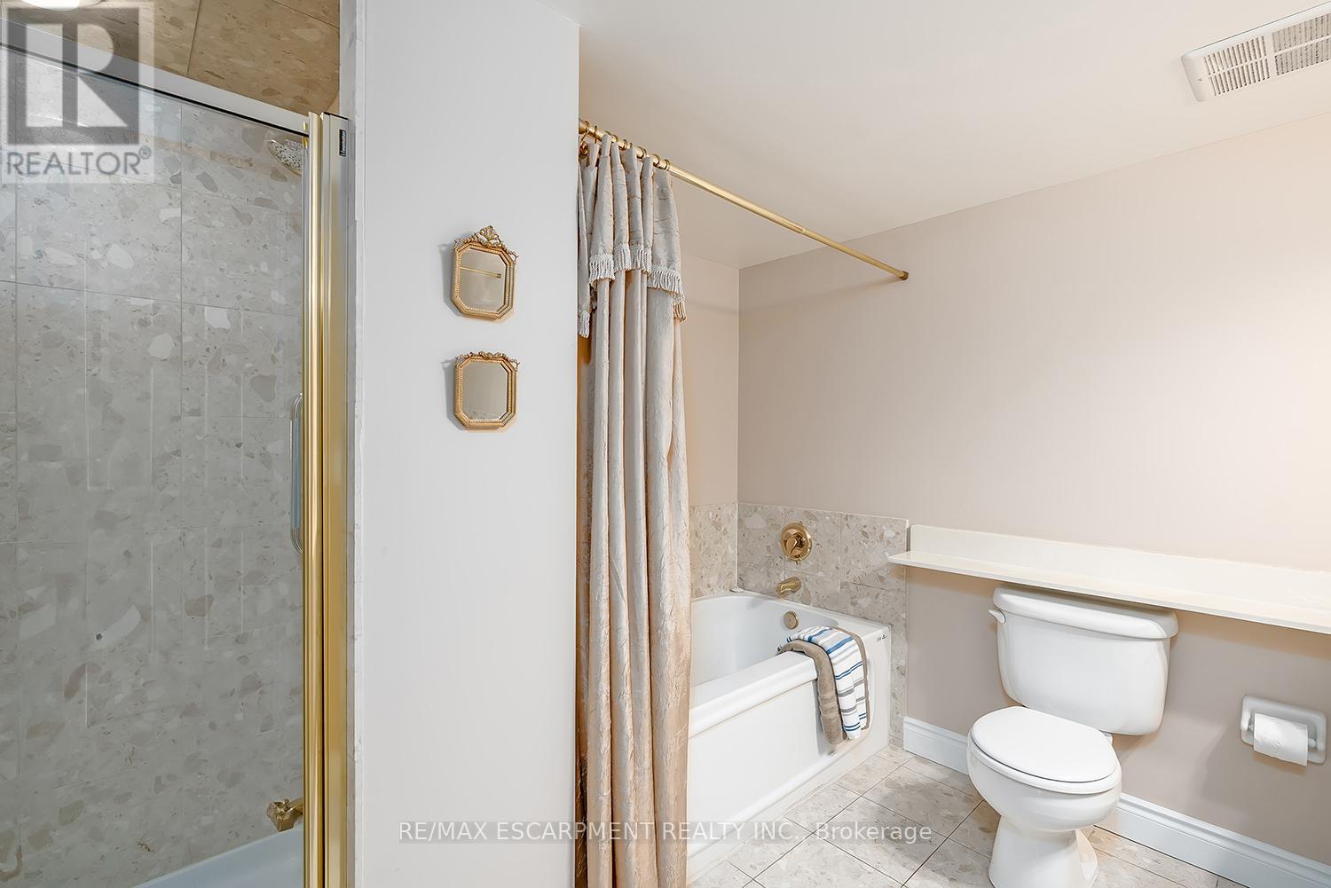 Photo 21 of 609 442 Maple Avenue, Burlington ON