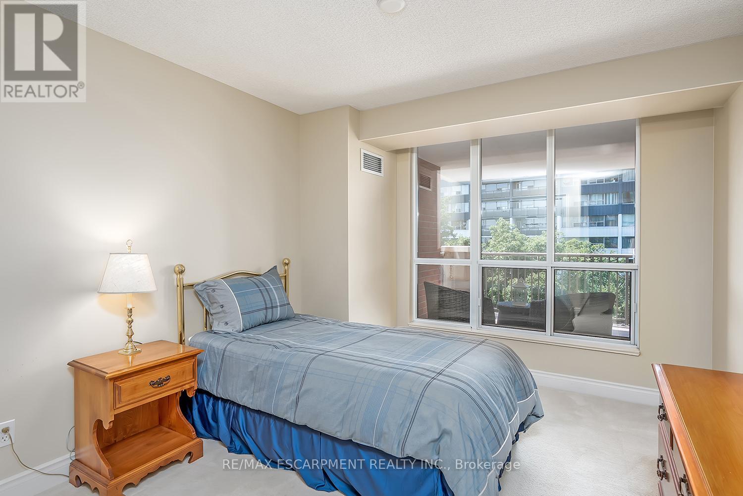 Photo 22 of 609 442 Maple Avenue, Burlington ON