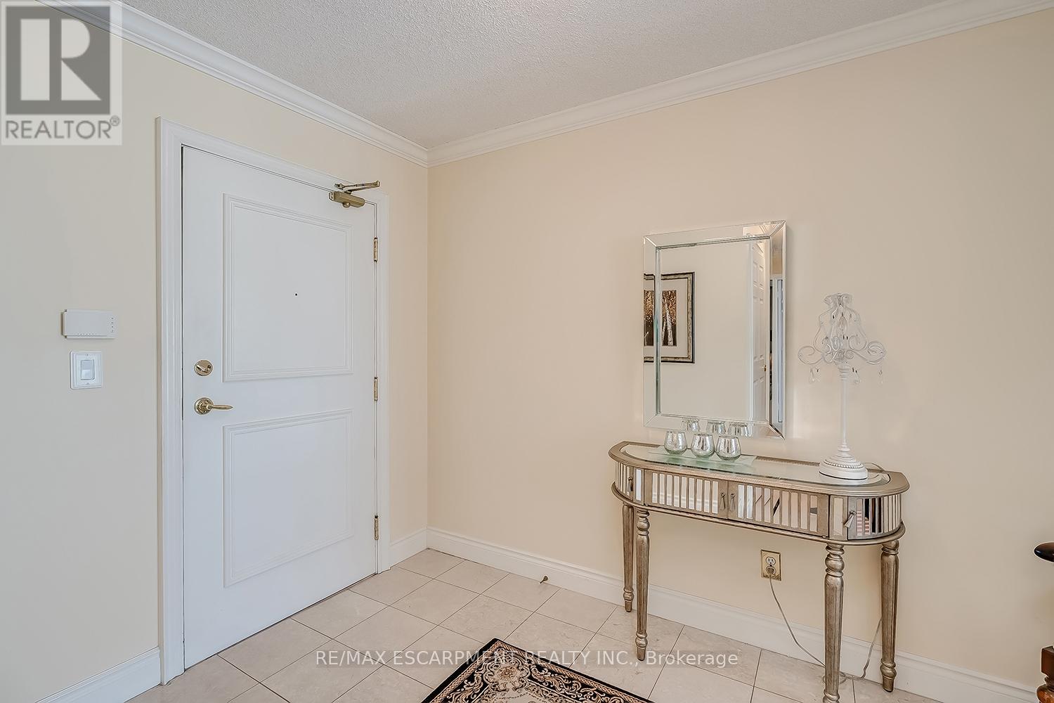 Photo 5 of 609 442 Maple Avenue, Burlington ON