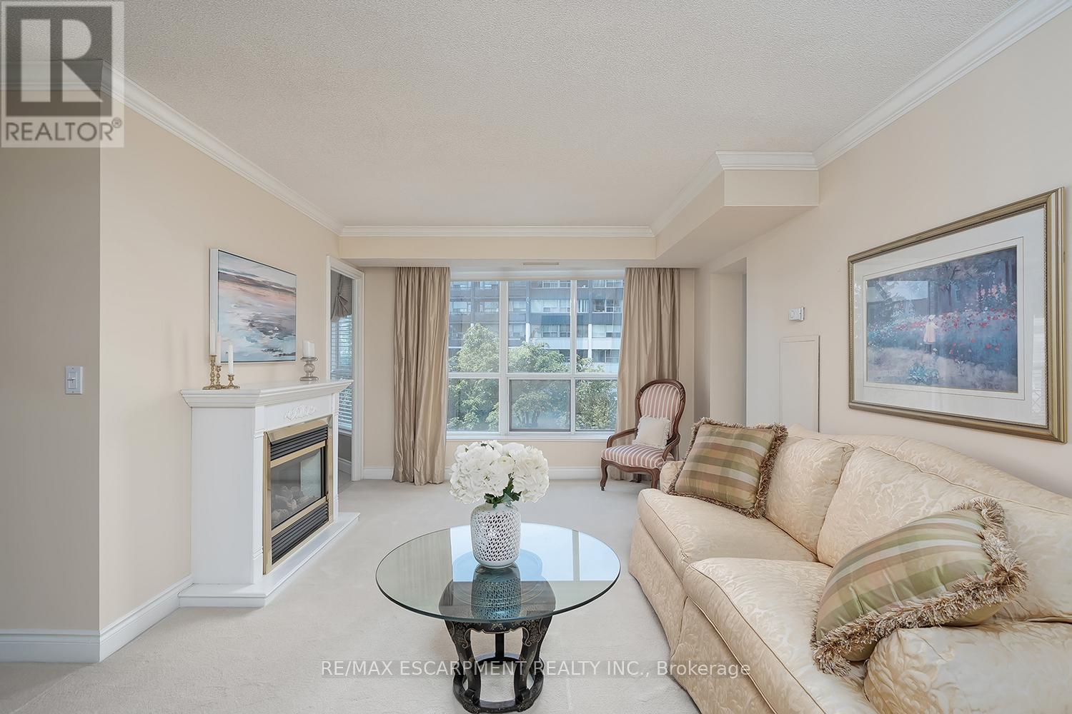 Photo 8 of 609 442 Maple Avenue, Burlington ON