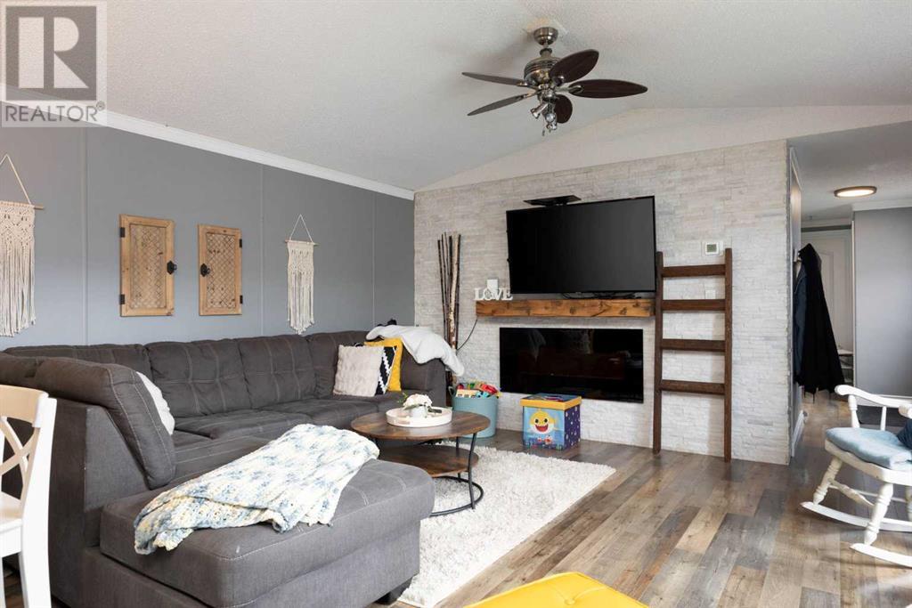 168 Belgian Green, Fort McMurray