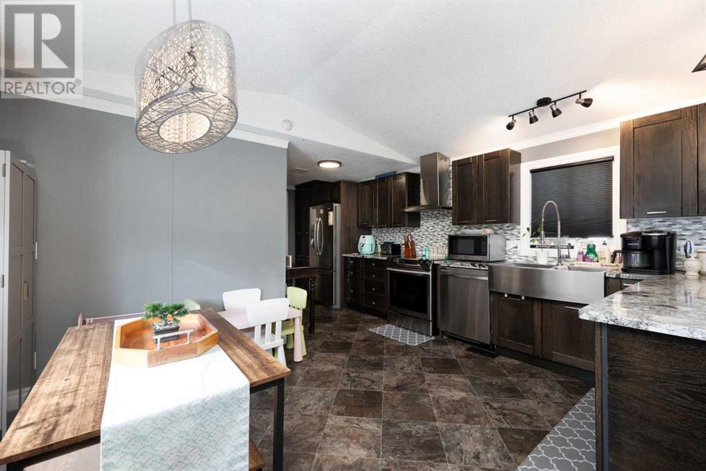 168 Belgian Green, Fort McMurray