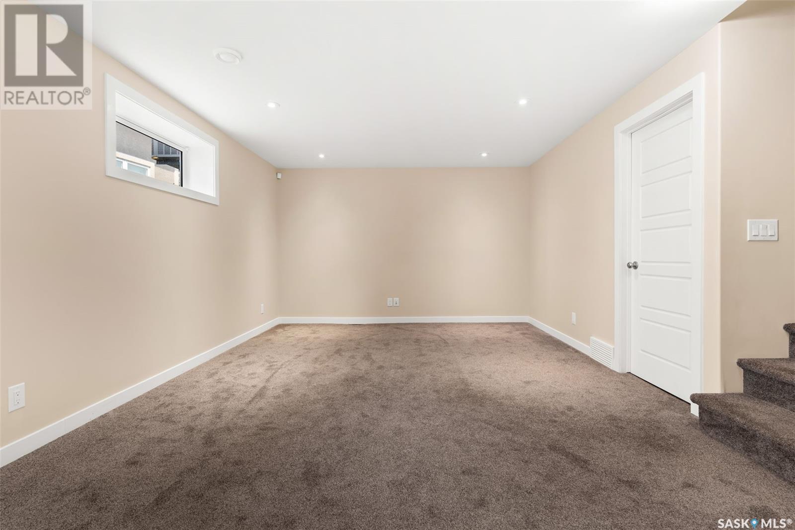 Photo 31 of 4733 Green View Crescent E, Regina SK