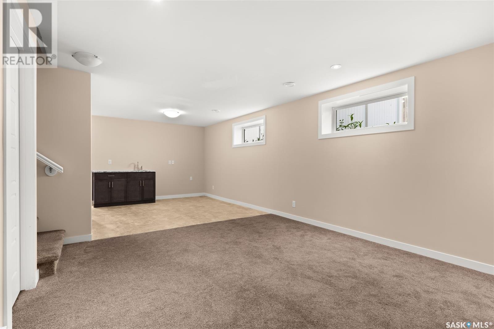 Photo 32 of 4733 Green View Crescent E, Regina SK