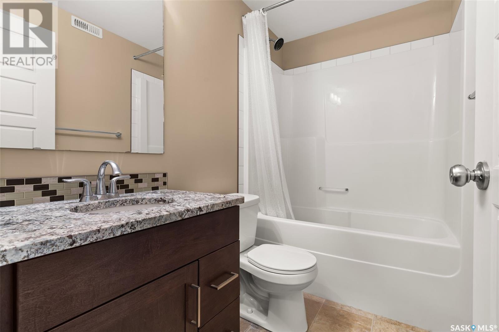 Photo 35 of 4733 Green View Crescent E, Regina SK