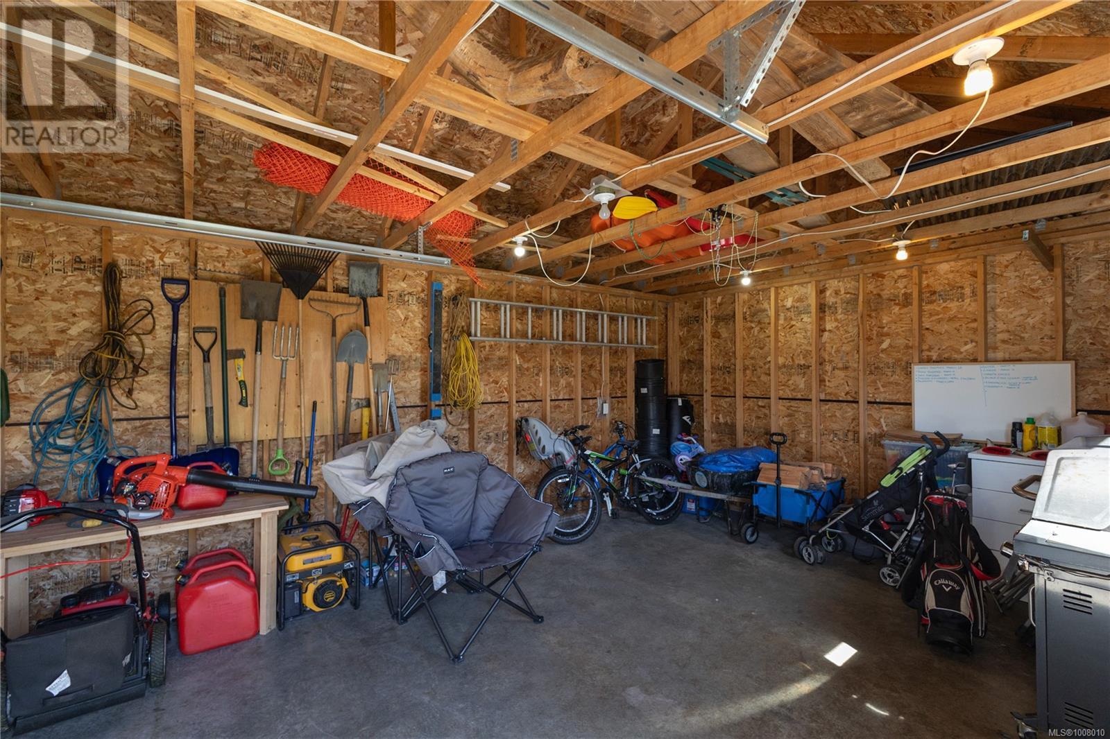Photo 37 of 302 Maryland Rd, Campbell River BC