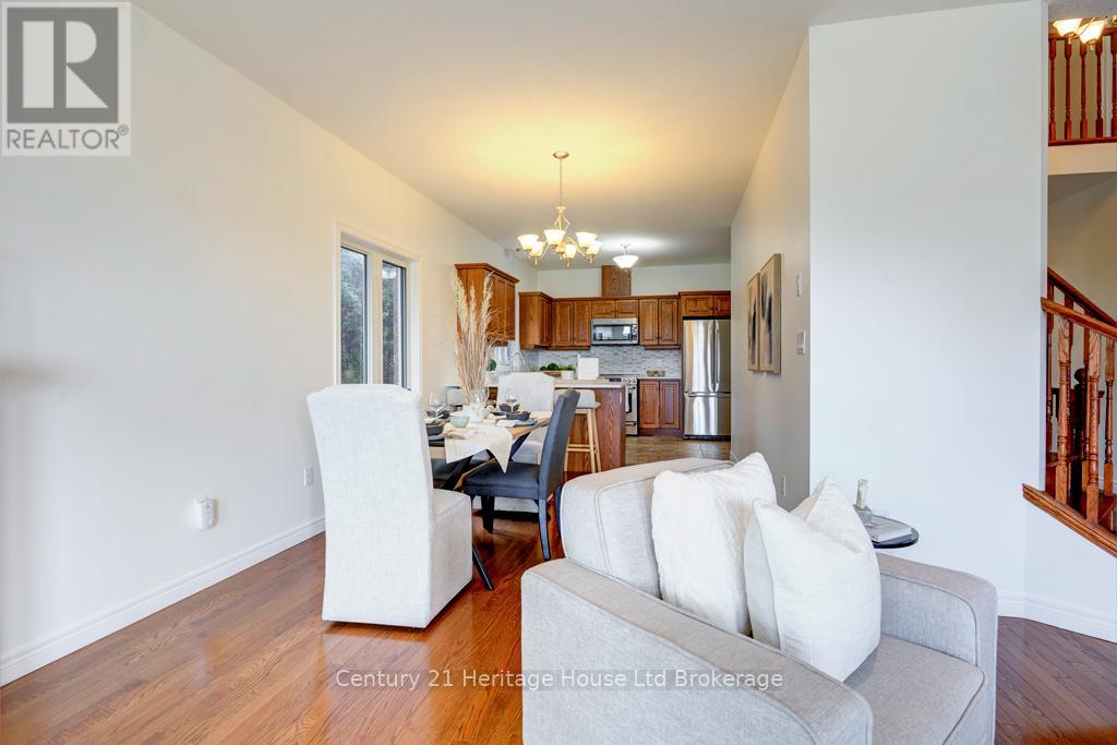 Photo 16 of 2 Green Gable Place, Woodstock ON